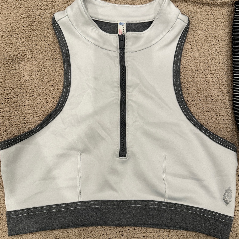 Free movement White and Gray Zip-Up Sports Bra